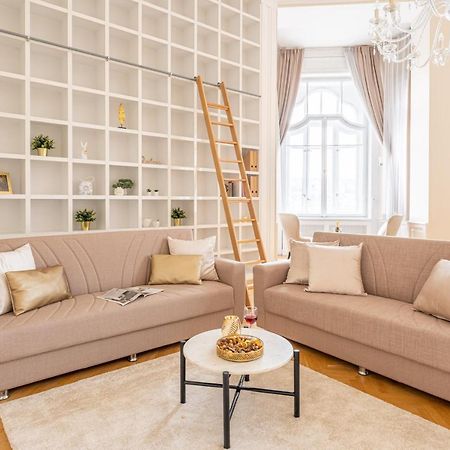 Matilda Luxury Suite Apartment Budapest Bagian luar foto