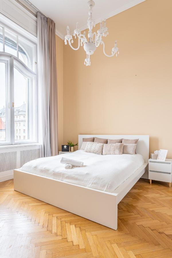 Matilda Luxury Suite Apartment Budapest Bagian luar foto